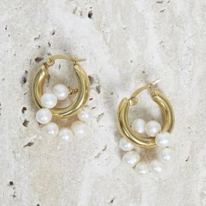 NEW Enesea Pearl and Gold Earrings